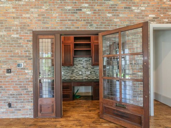 1306  Worthington Street , Grapevine Texas 76051