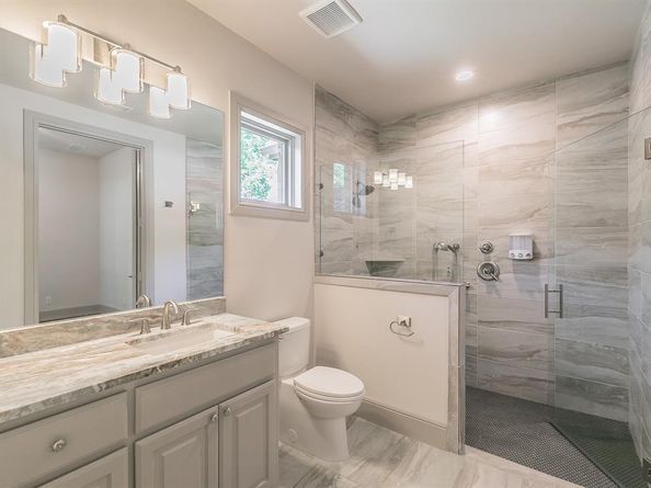 1306  Worthington Street , Grapevine Texas 76051