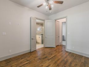 1306  Worthington Street , Grapevine Texas 76051
