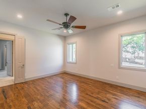 1306  Worthington Street , Grapevine Texas 76051