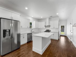 916 S Montreal Avenue , Dallas Texas 75208