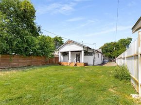 916 S Montreal Avenue , Dallas Texas 75208