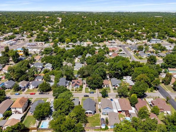 916 S Montreal Avenue , Dallas Texas 75208