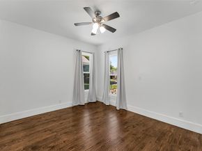 916 S Montreal Avenue , Dallas Texas 75208