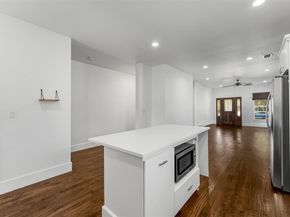 916 S Montreal Avenue , Dallas Texas 75208