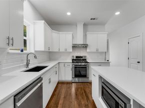 916 S Montreal Avenue , Dallas Texas 75208