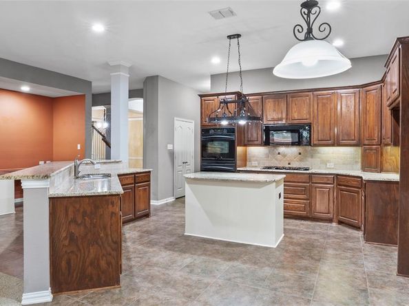 1171  Bonham Parkway , Lantana Texas 76226