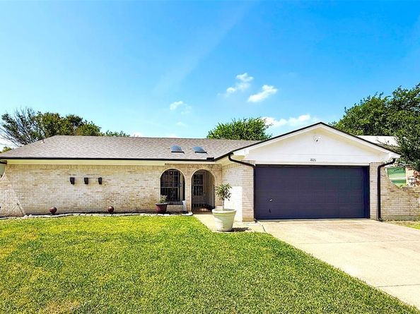1806  Briar Meadow Drive , Arlington Texas 76014
