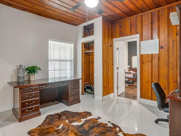 201 W Enon Avenue , Everman Texas 76140