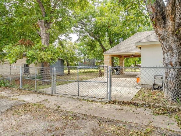 201 W Enon Avenue , Everman Texas 76140