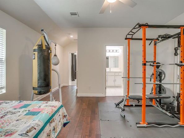 201 W Enon Avenue , Everman Texas 76140