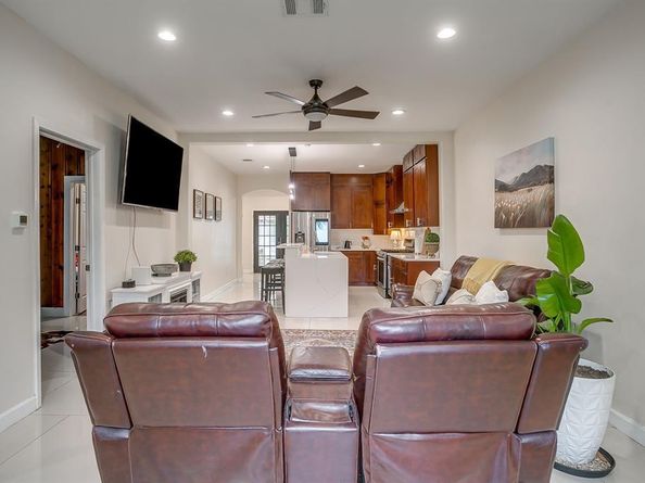 201 W Enon Avenue , Everman Texas 76140