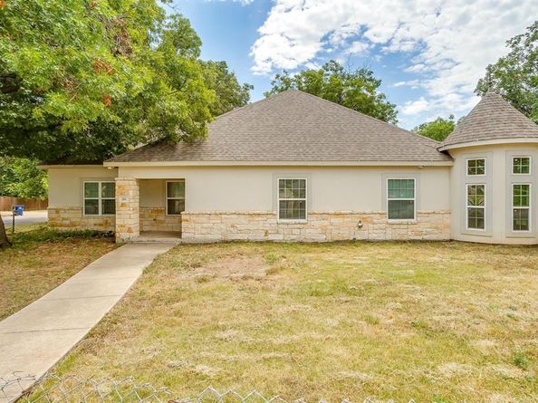 201 W Enon Avenue , Everman Texas 76140