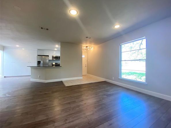 306 W Northgate Drive , Irving Texas 75062