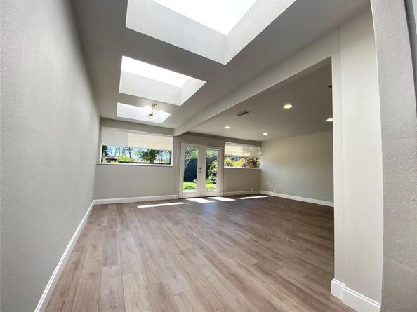 306 W Northgate Drive , Irving Texas 75062