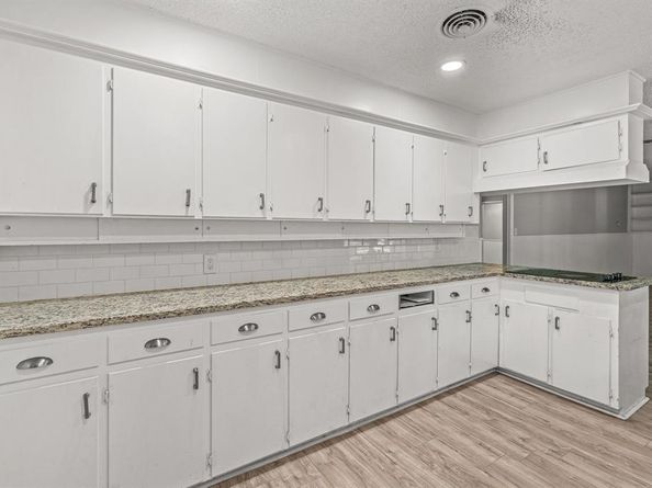 3305  Leith Avenue , Fort Worth Texas 76133