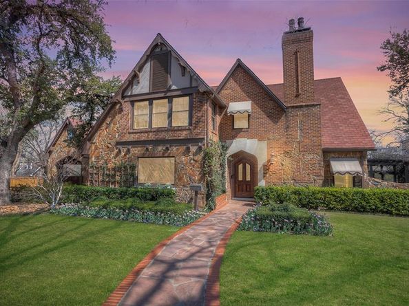 2805  Alton Road , Fort Worth Texas 76109