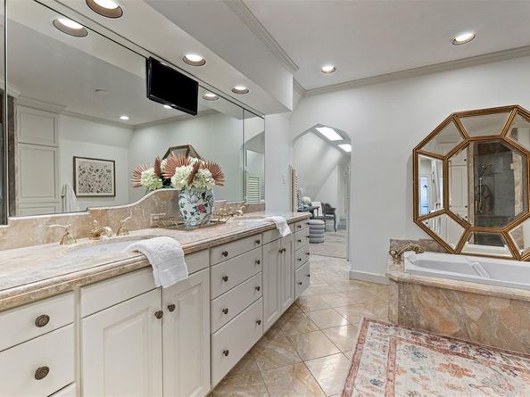 2805  Alton Road , Fort Worth Texas 76109