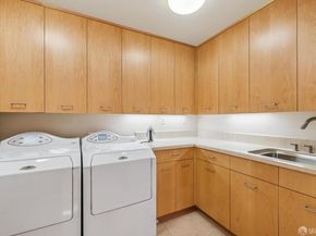 1150 Sacramento Street 701, San Francisco CA 94108