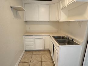 7302 Ney Avenue, Oakland CA 94605