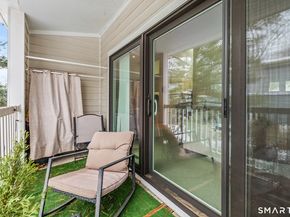 19 Cook Close 19, Ridgefield CT 06877