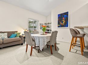 19 Cook Close 19, Ridgefield CT 06877