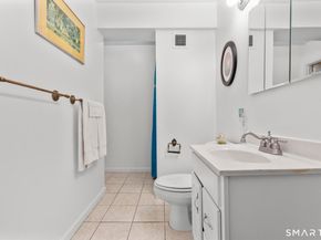 44 Strawberry Hill Avenue 9M, Stamford CT 06902