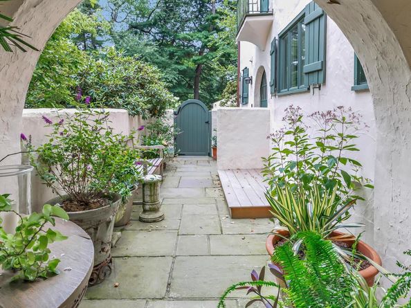 61 Clapboard Hill Road, Westport CT 06880