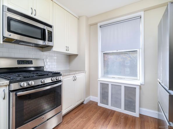 91 Strawberry Hill Avenue APT 331, Stamford CT 06902