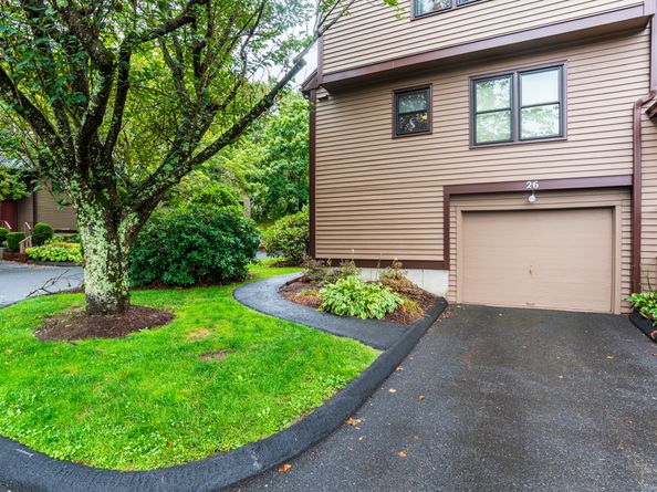 26 Edgehill Circle 26, Monroe CT 06468