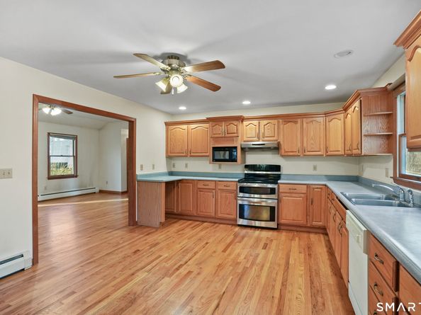 64 Portland Avenue, Redding CT 06896