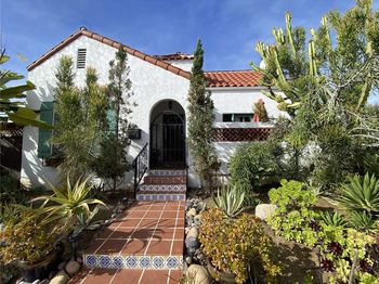 4596 Vista Street
