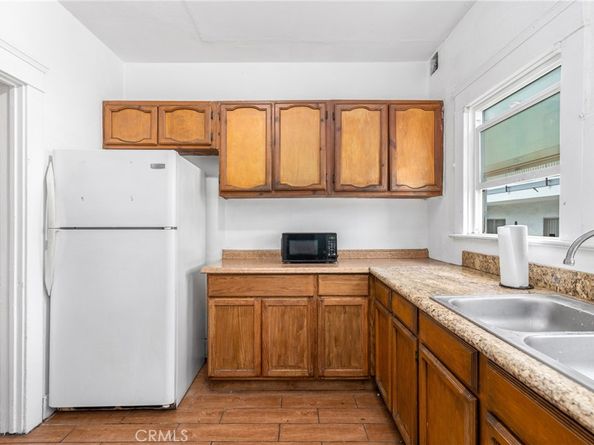 1102 W 18th Street, Los Angeles CA 90015