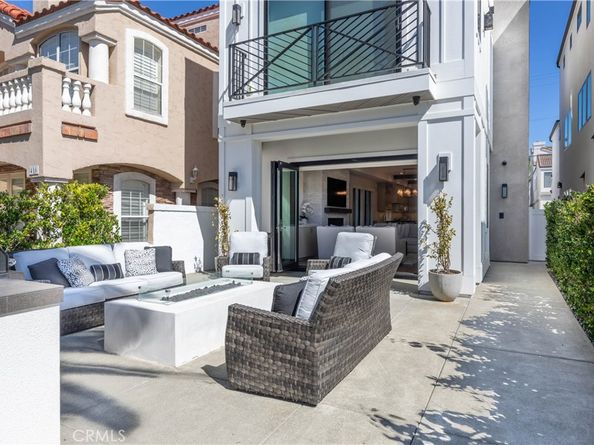 414 9th, Huntington Beach CA 92648