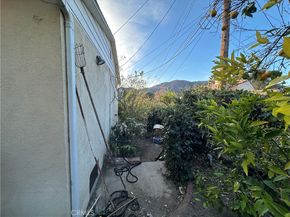 1823 Hillside Drive, Glendale CA 91208