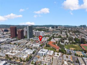 1271 Granville Avenue 102, Los Angeles CA 90025