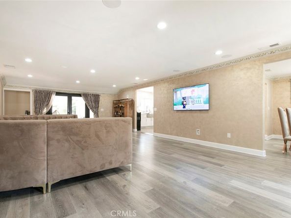4710 Ventura Canyon Avenue, Sherman Oaks CA 91423