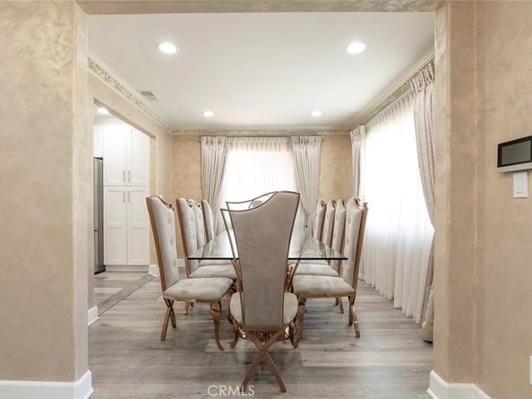 4710 Ventura Canyon Avenue, Sherman Oaks CA 91423