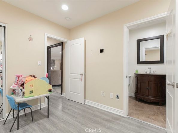4710 Ventura Canyon Avenue, Sherman Oaks CA 91423