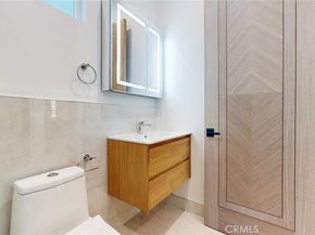 421 N Catalina Street, Burbank CA 91505