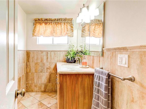 1610 N Hobart Boulevard, Los Angeles CA 90027