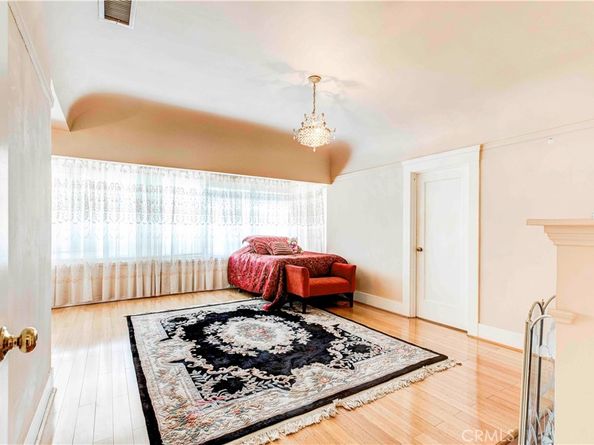 1610 N Hobart Boulevard, Los Angeles CA 90027