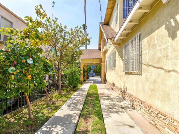 1610 N Hobart Boulevard, Los Angeles CA 90027