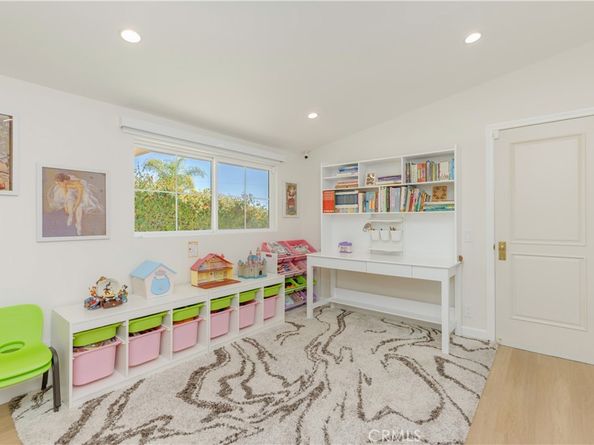 3006 Trudi Lane, Burbank CA 91504