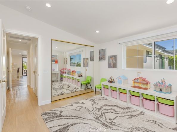 3006 Trudi Lane, Burbank CA 91504