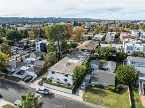 5017 Cartwright 3, North Hollywood CA 91601