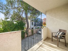 5017 Cartwright 3, North Hollywood CA 91601