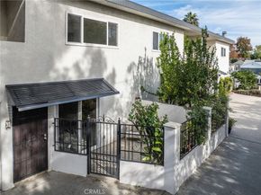5017 Cartwright 3, North Hollywood CA 91601
