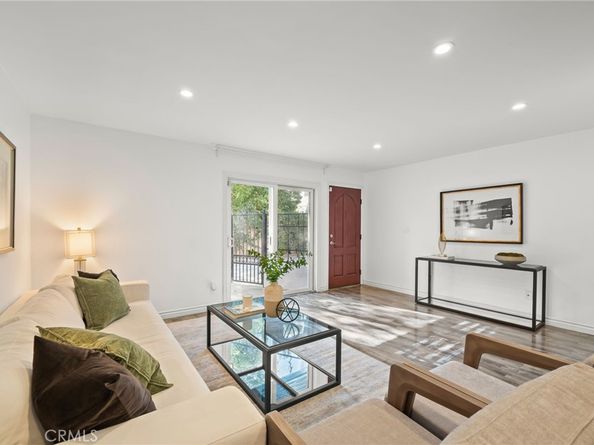 5017 Cartwright 3, North Hollywood CA 91601