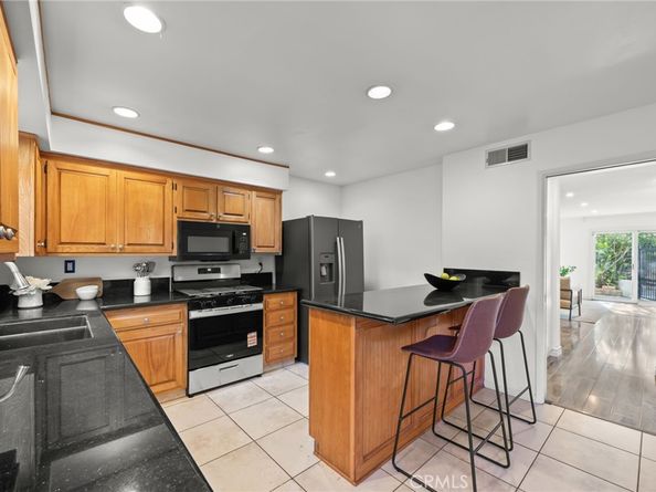 5017 Cartwright 3, North Hollywood CA 91601